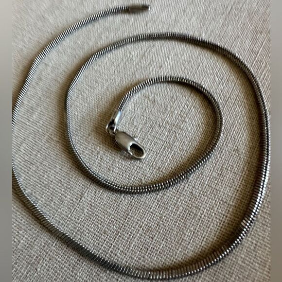 Unmarked Silver-Tone Snake Chain Necklace - 18” - Picture 6 of 16